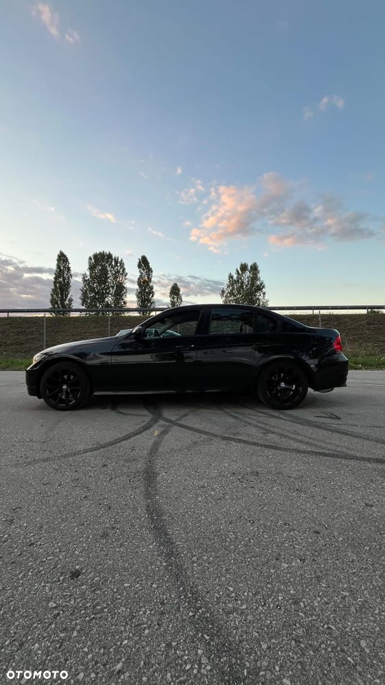 BMW Seria 3 318i - 4