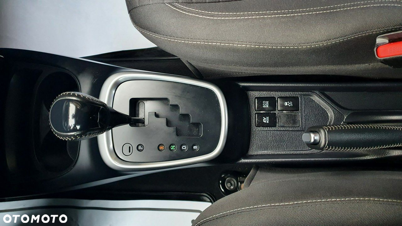 Toyota Yaris - 32