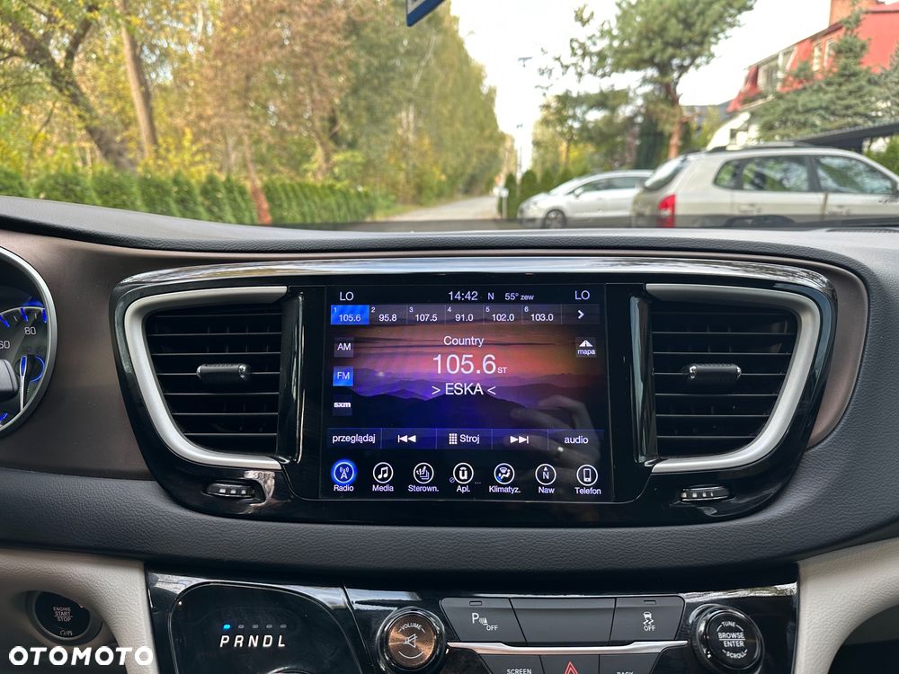 Chrysler Pacifica - 28