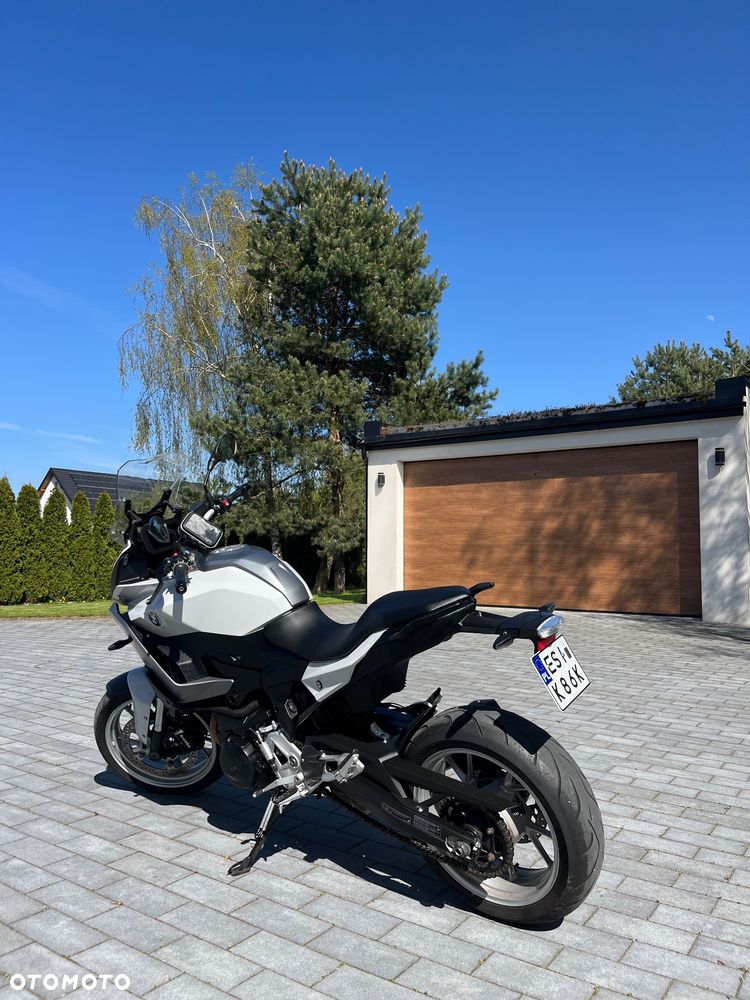 BMW XR - 8