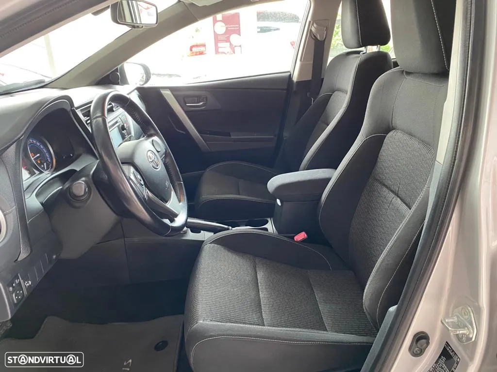 Toyota Auris 1.8 HSD Comfort+J17 - 18
