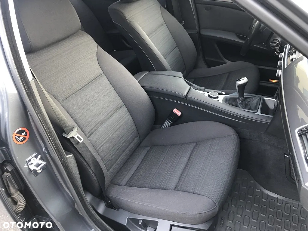 BMW Seria 5 523i - 10