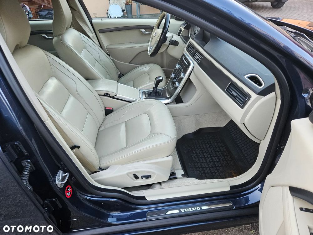 Volvo V70 D4 Momentum - 23