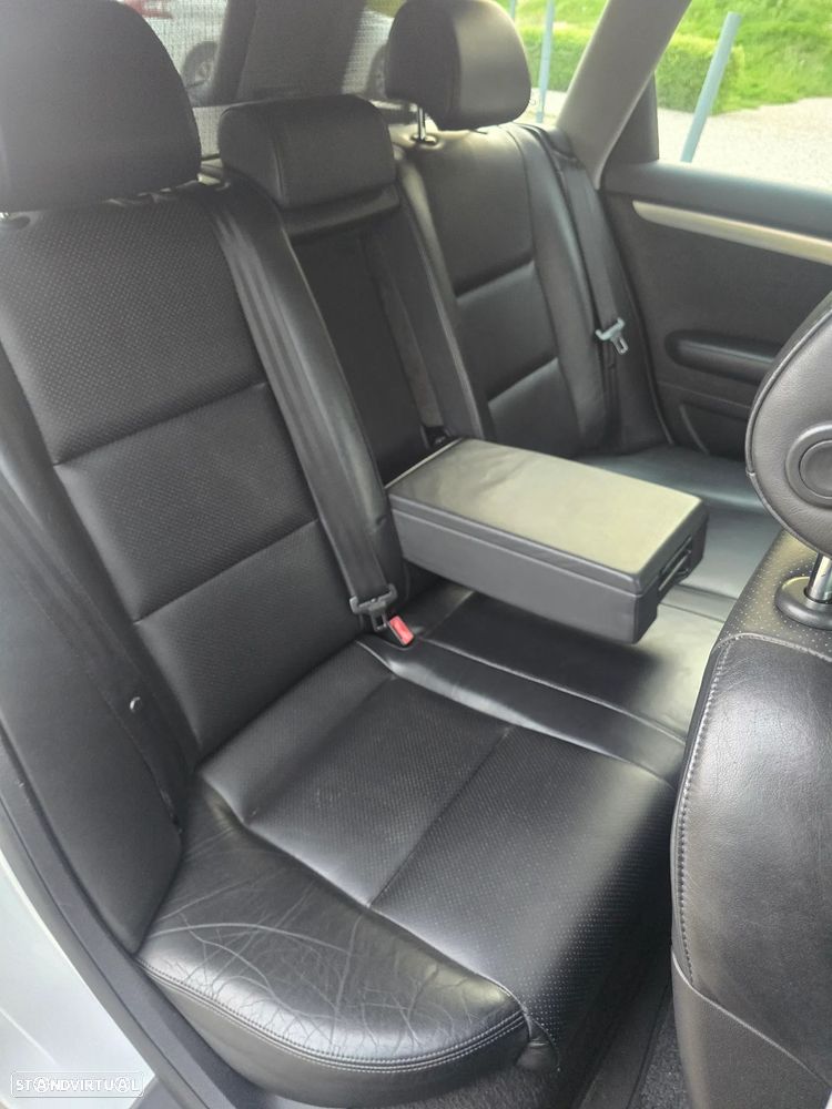 Audi A4 Avant 1.9 TDI m6 - 12