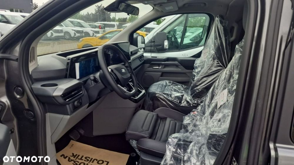 Ford Tourneo Custom - 4