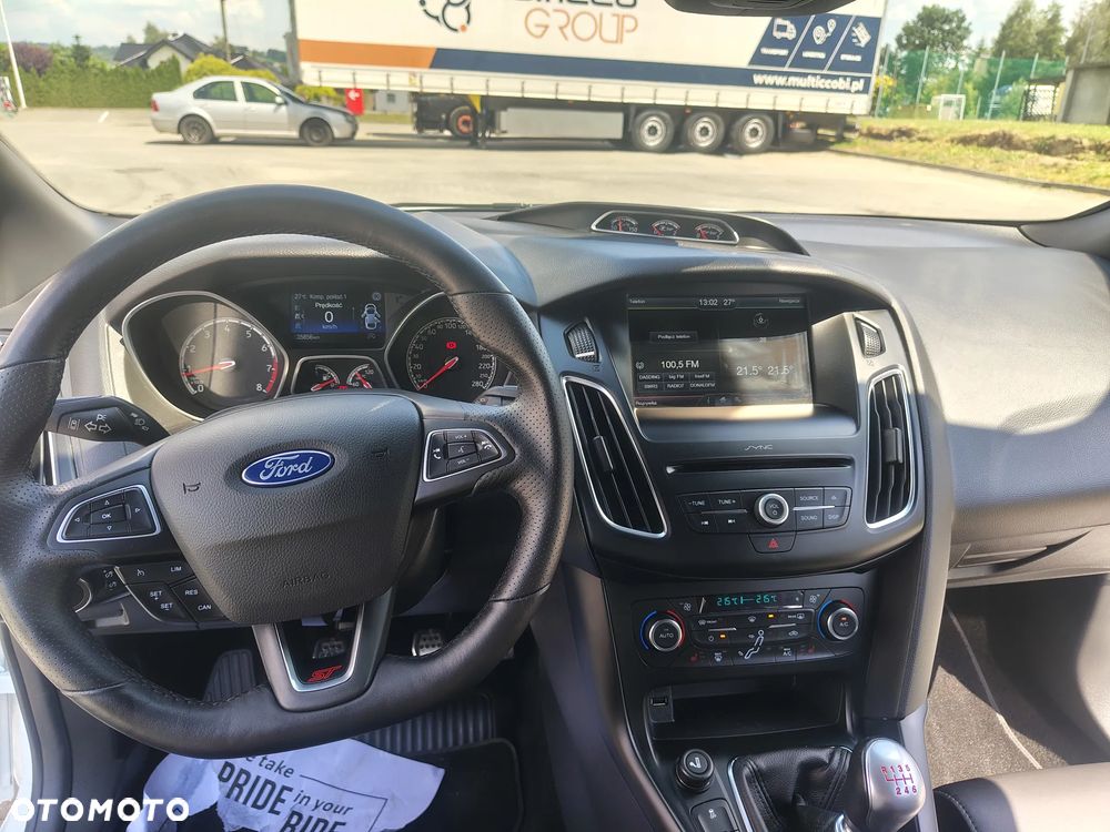 Ford Focus ST - 24