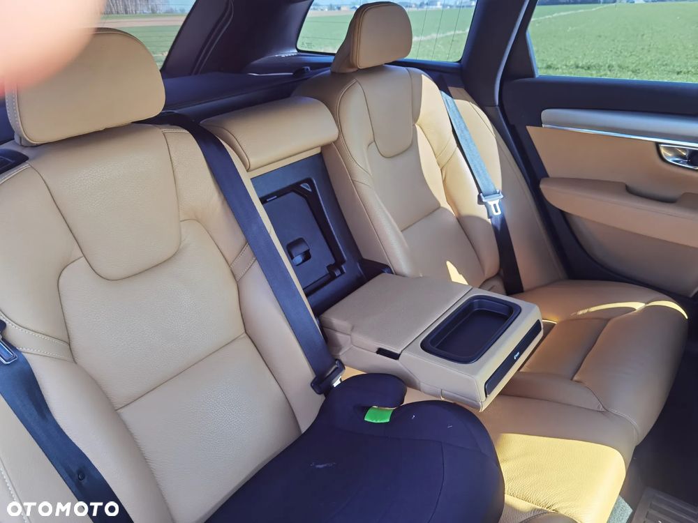 Volvo V90 D3 AWD Momentum - 9