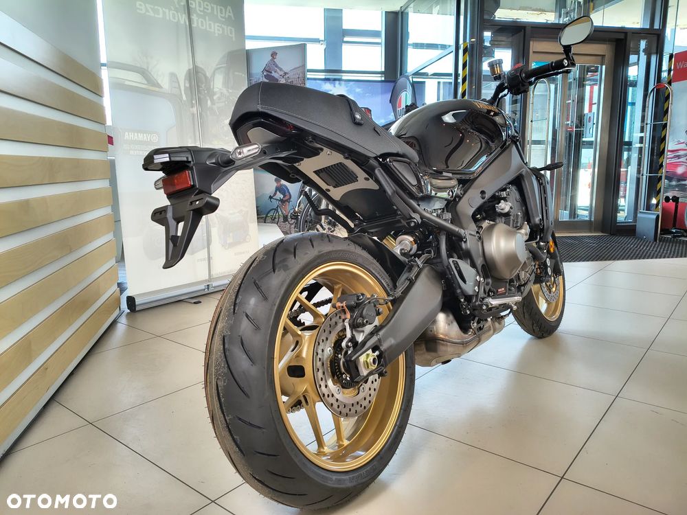 Yamaha XSR - 6