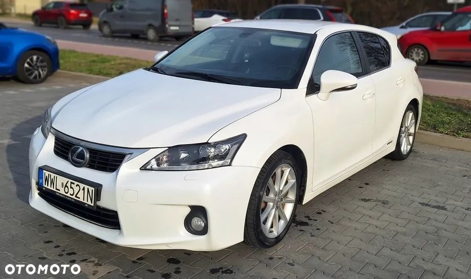 Lexus CT ver-standard - 1