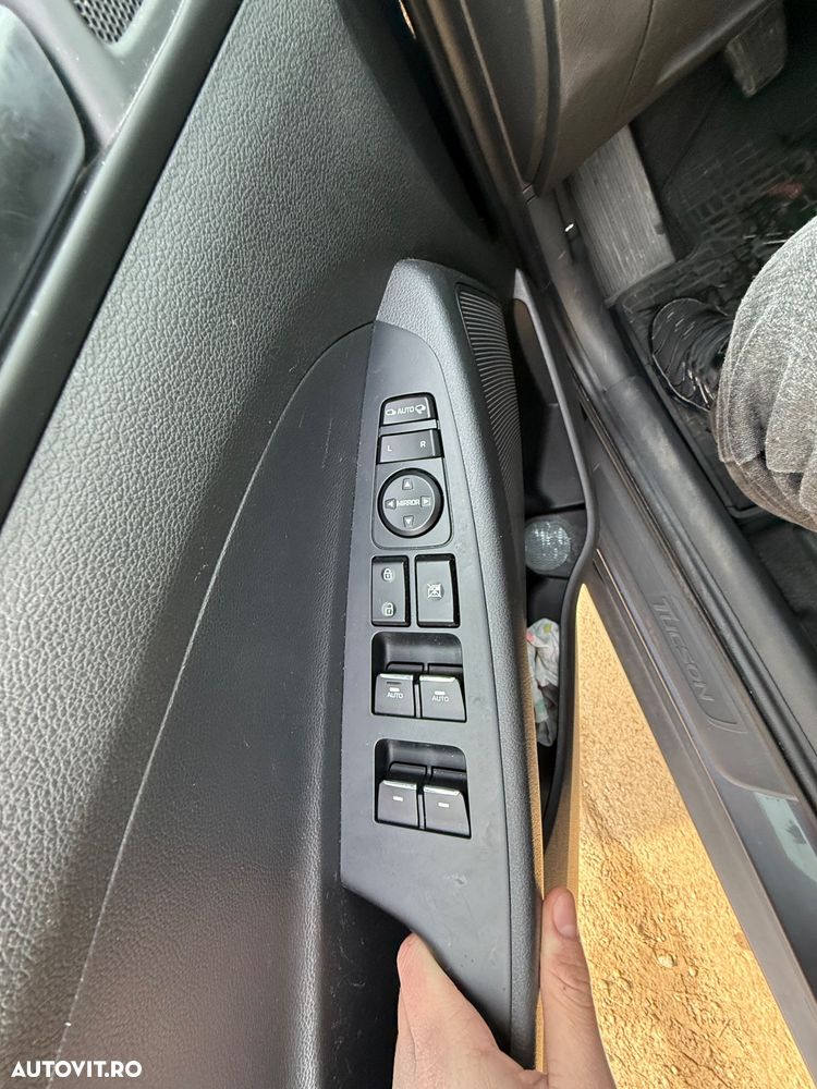 Hyundai Tucson 2.0 CRDI 4WD 6MT Premium - 19