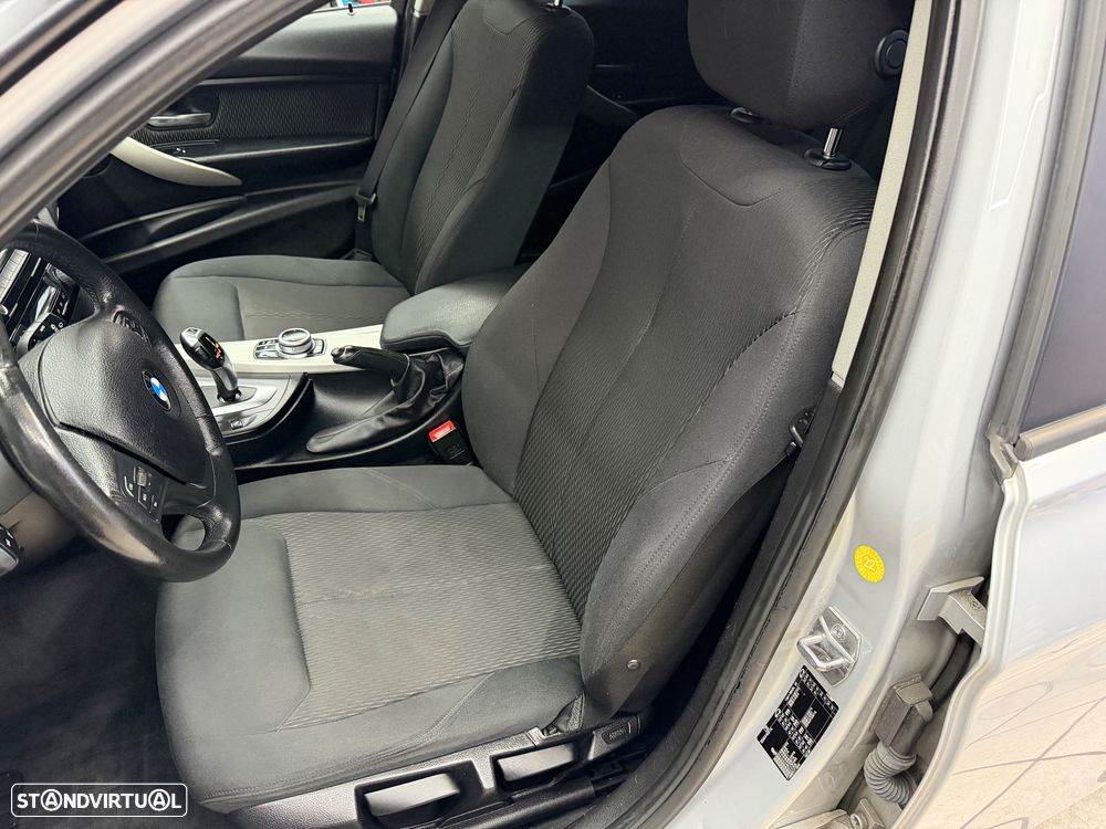 BMW 320 d Aut. Sport Line - 15