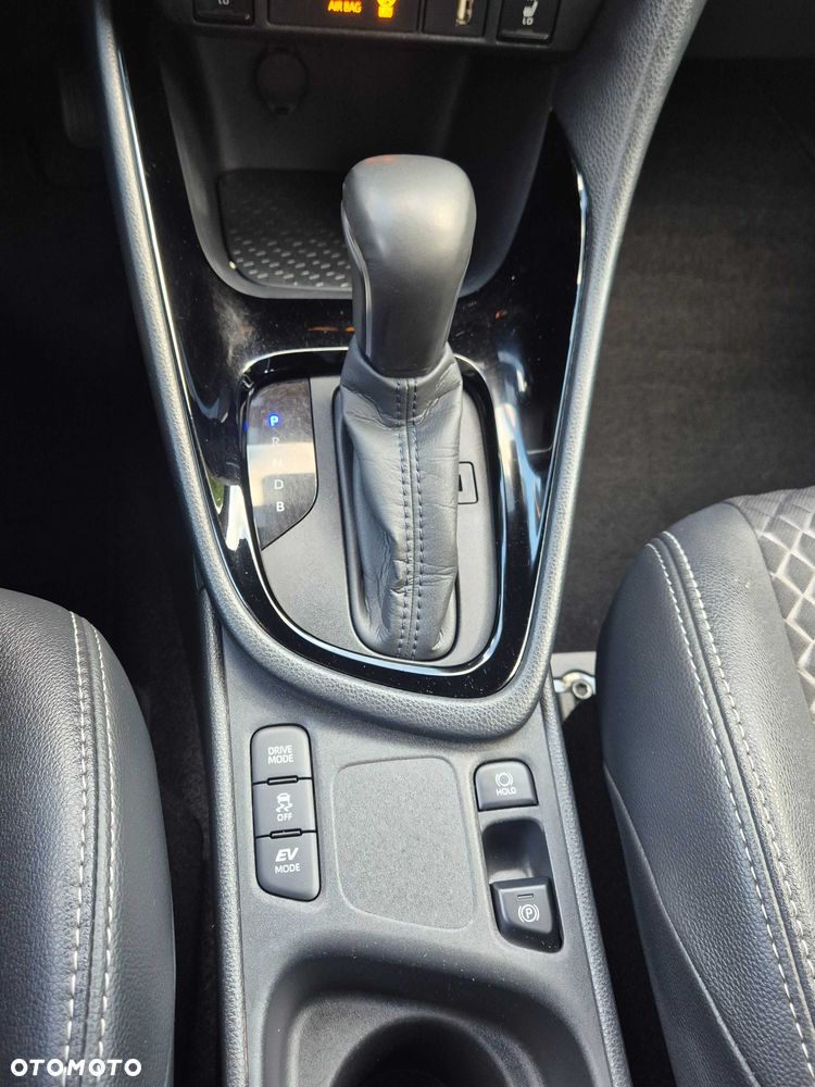Toyota Yaris - 8