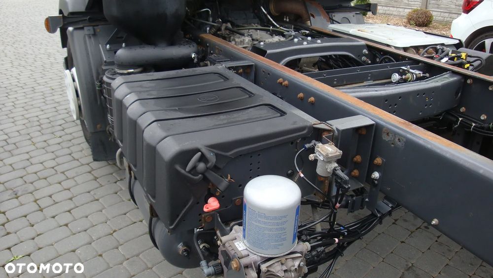 Renault Podwozie DMC 16 T - 10
