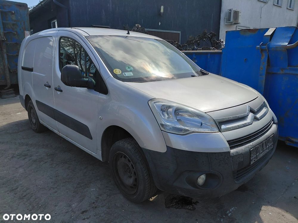 Części- Citroen Berlingo  Rok 2010 Pojemność 1560 Moc 66,20 kw Diesel - 3