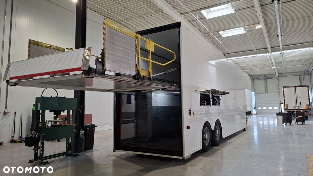 Inny Double Deck, podwójna podłoga, 53 EUROPALETY, Royal Burgers