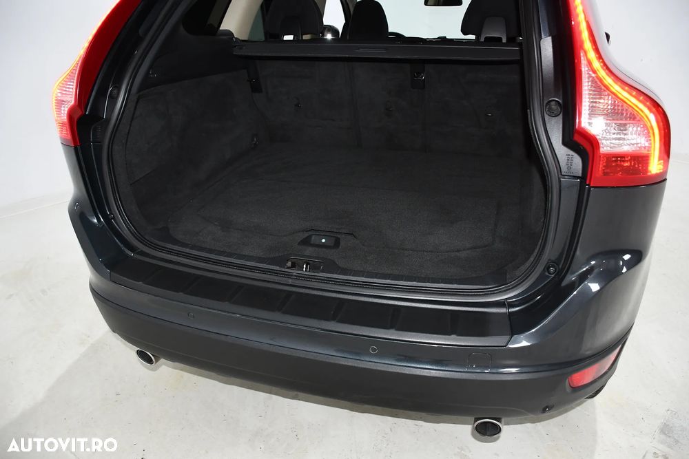 Volvo XC 60 D3 AWD Ocean Race - 32