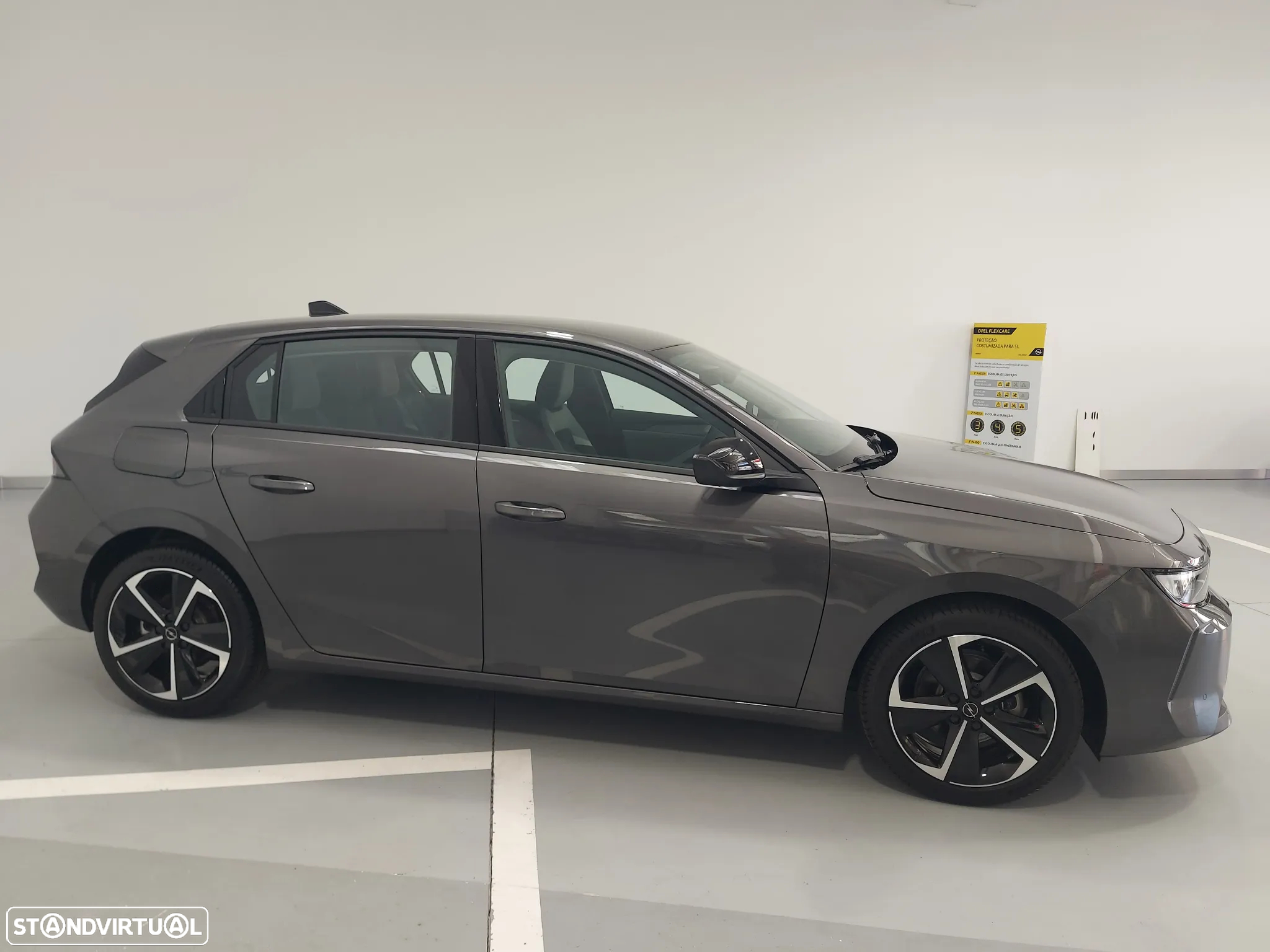 Opel Astra 1.2 T Edition - 4