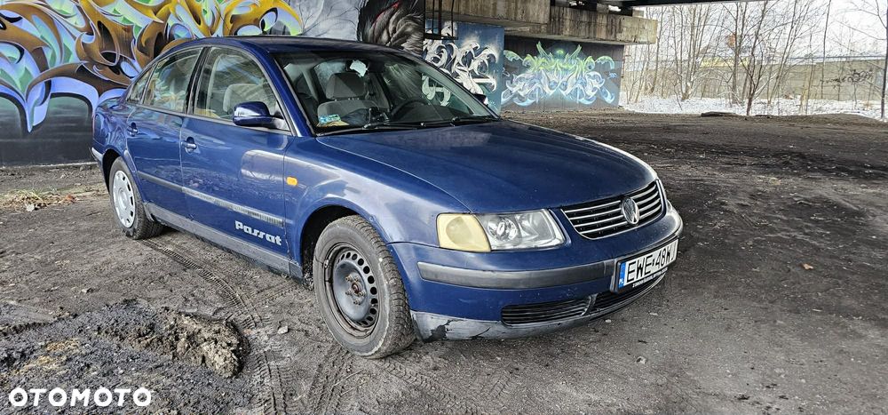 Volkswagen Passat 1.6 CL - 1