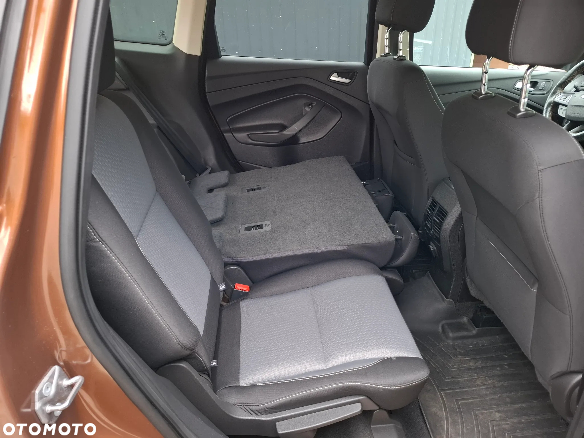 Ford Kuga - 10