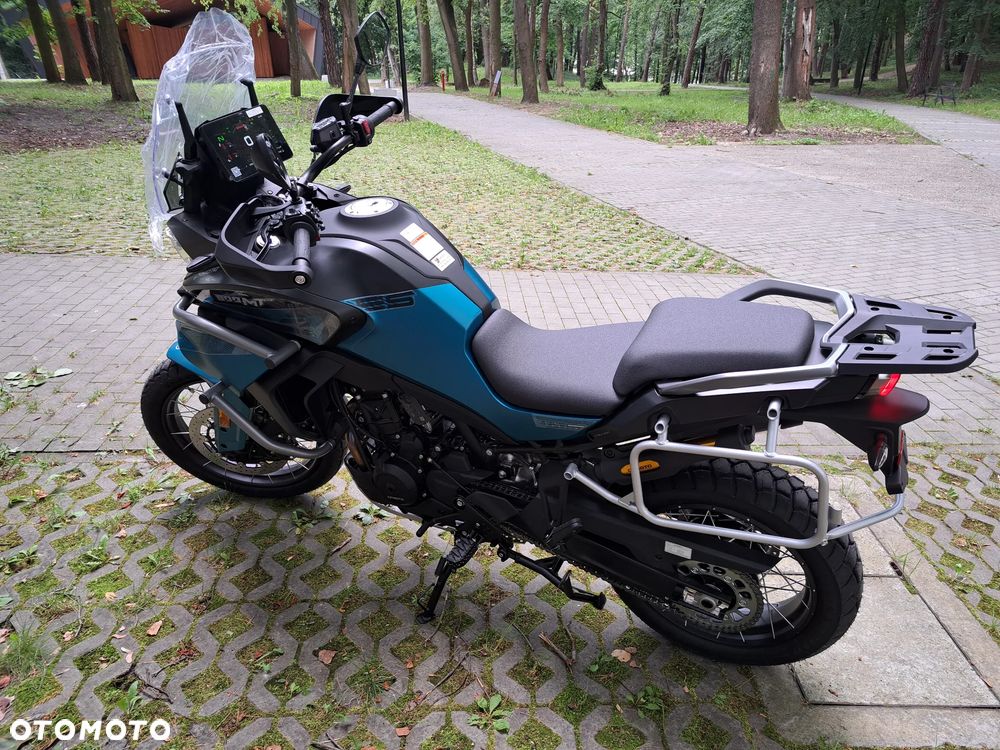 CFMoto MT - 7