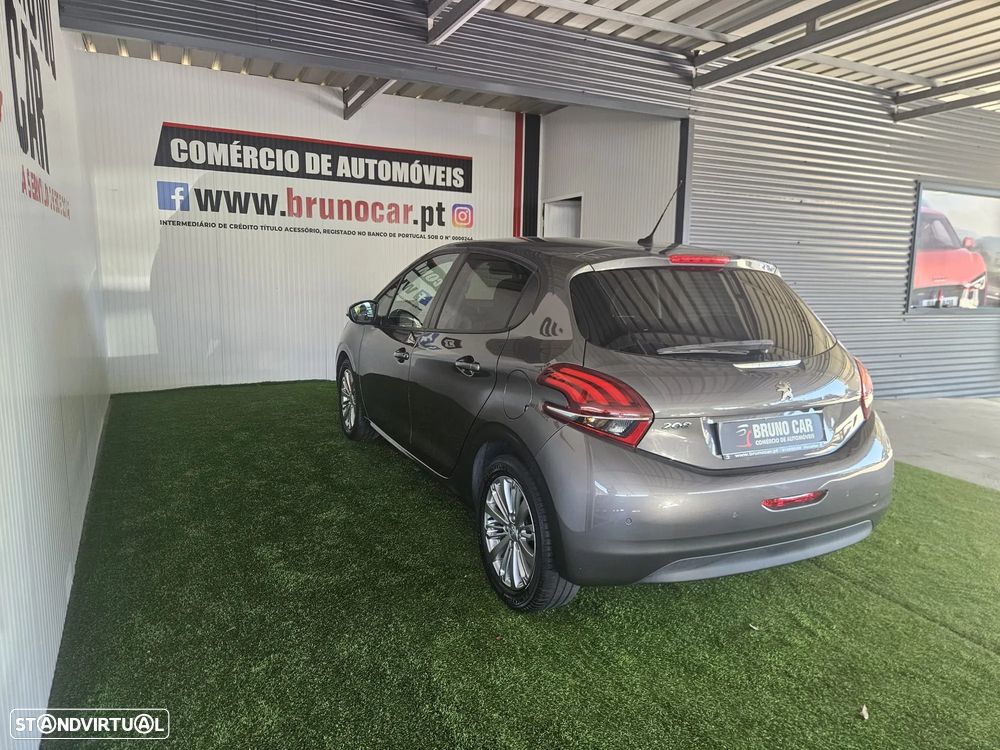 Peugeot 208 1.2 PureTech Signature - 6