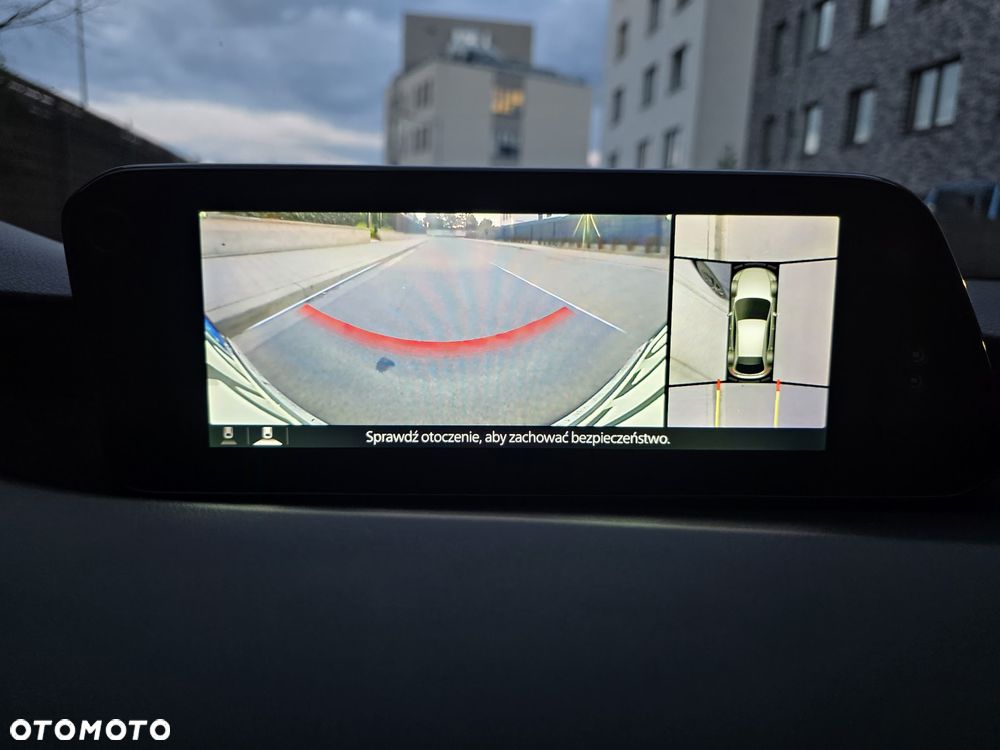 Mazda 3 2.0 mHEV Hikari - 31