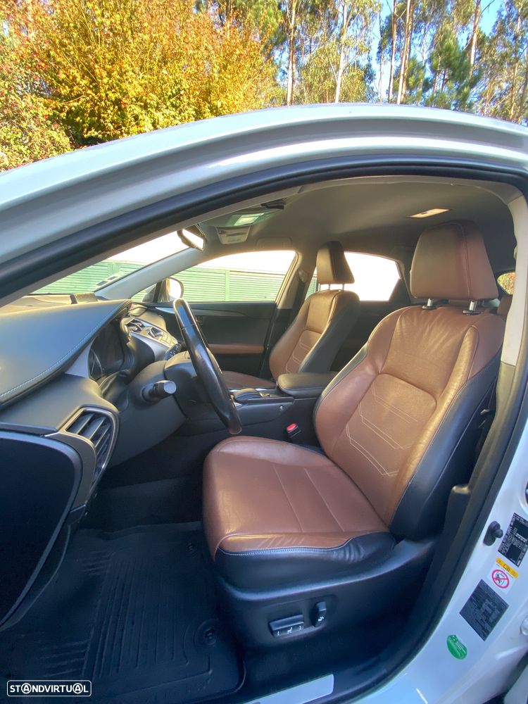 Lexus NX 300h Luxury 4WD - 16