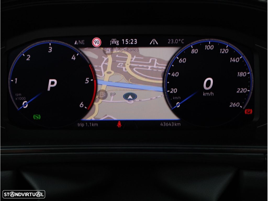 VW T-Roc 2.0 TDI R-Line DSG - 39