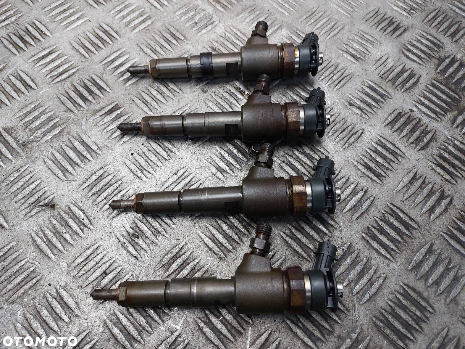 WTRYSK WTRYSKIWACZ KOMPLET PEUGEOT 206 I 1.4 HDI 0445110135 - 1