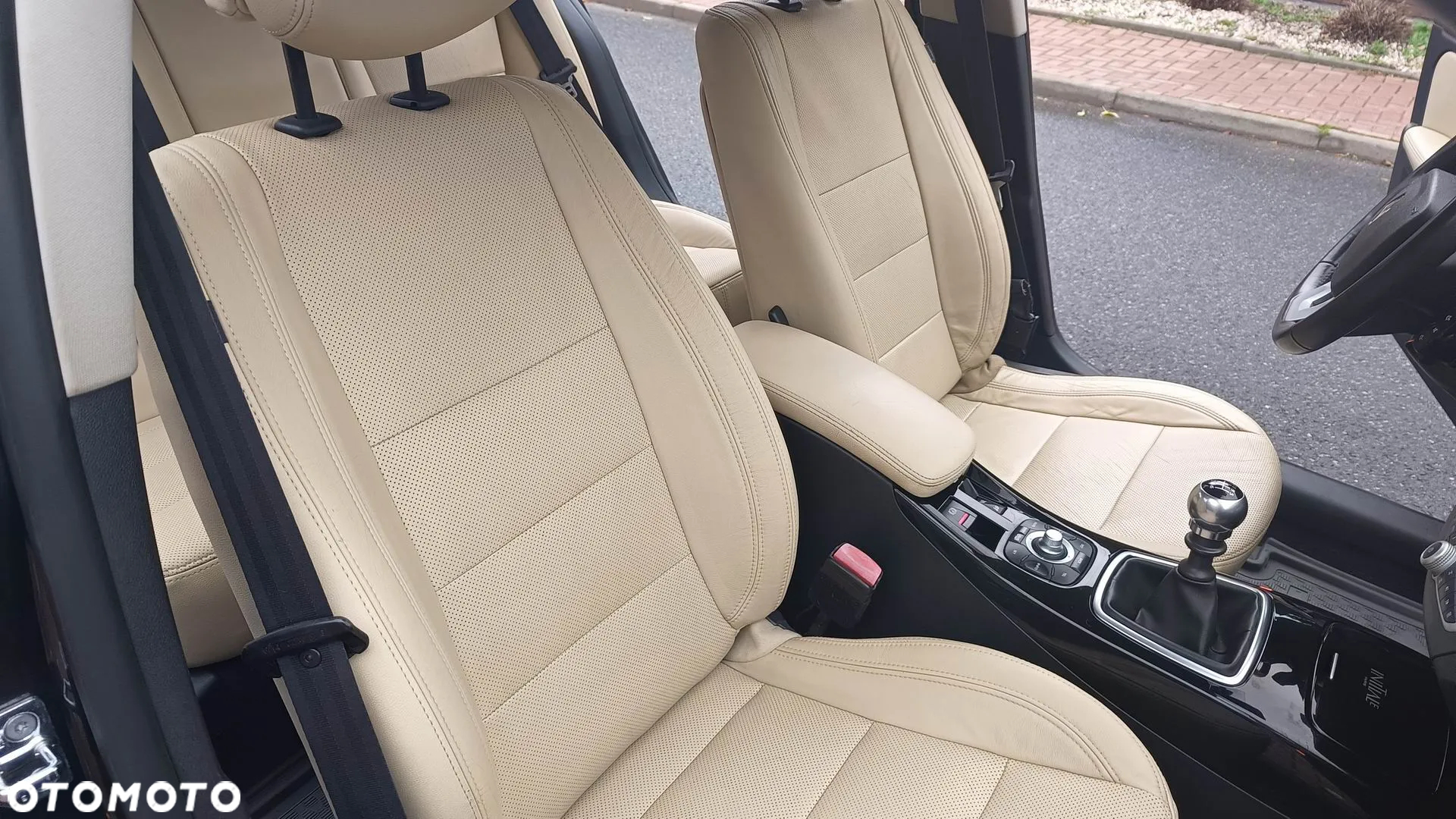 Renault Laguna 2.0 dCi FAP Initiale - 21