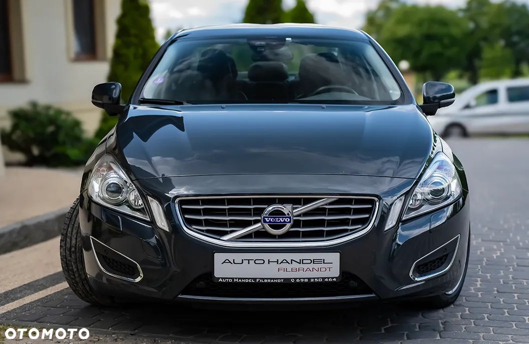 Volvo S60 2.0T Powershift Summum - 1