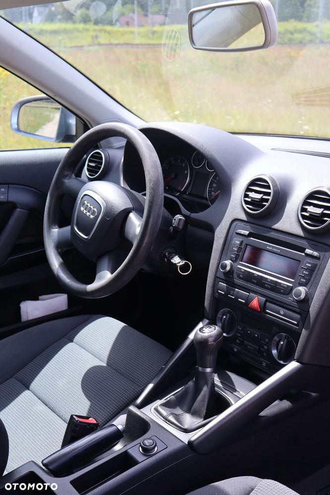 Audi A3 3-drzwiowe 1.6 Ambition - 4