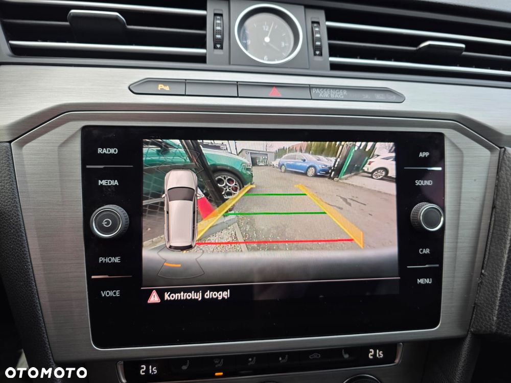 Volkswagen Passat 2.0 TDI SCR DSG Comfortline - 16