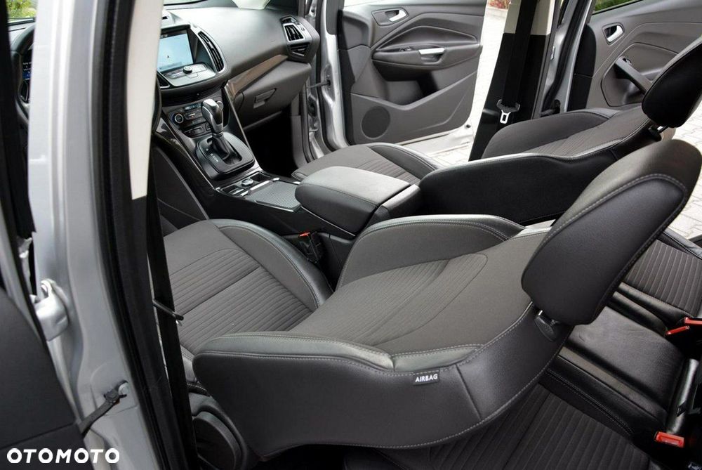 Ford Kuga 2.0 TDCi 4x4 Titanium - 24