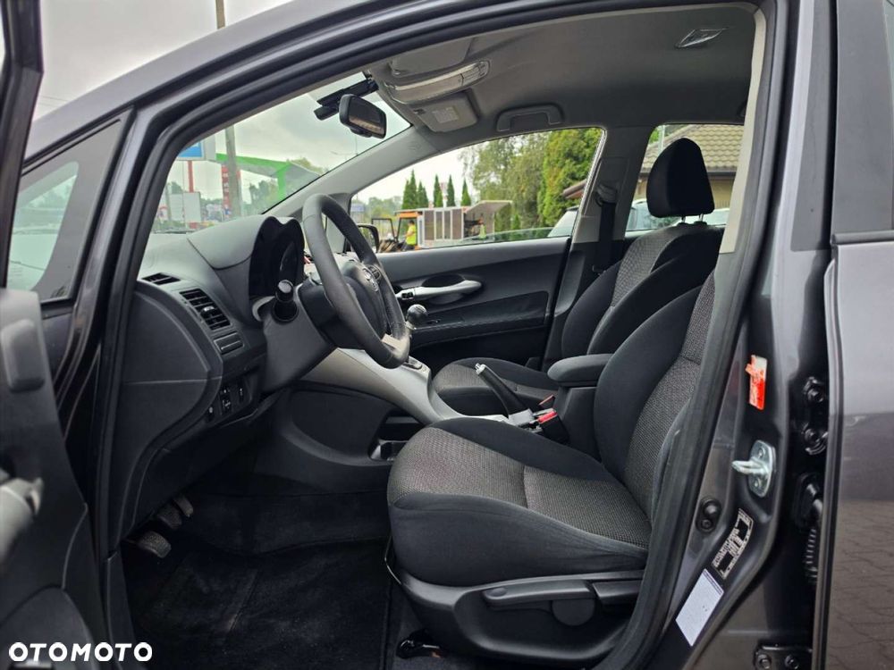 Toyota Auris - 16