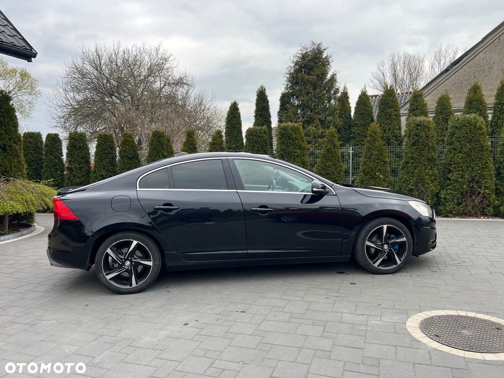 Volvo S60 D3 R-Design - 5