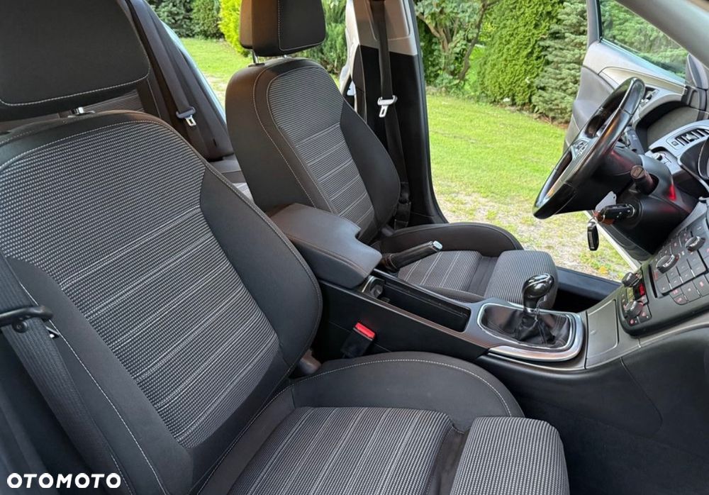 Opel Insignia - 22