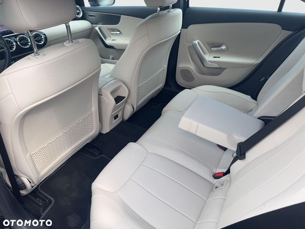 Mercedes-Benz Klasa A 200 Progressive 7G-DCT - 19
