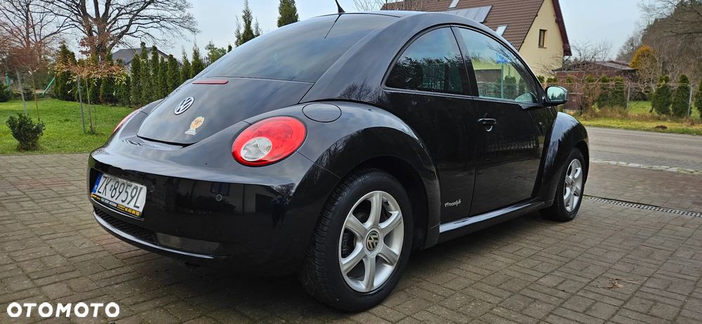 Volkswagen New Beetle - 11