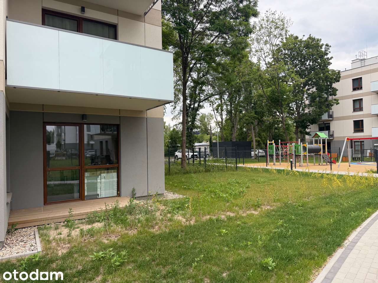 Piękne 2-pokojowe mieszkanie 41m2, ogródek 80m2, 2 miejsca postojowe