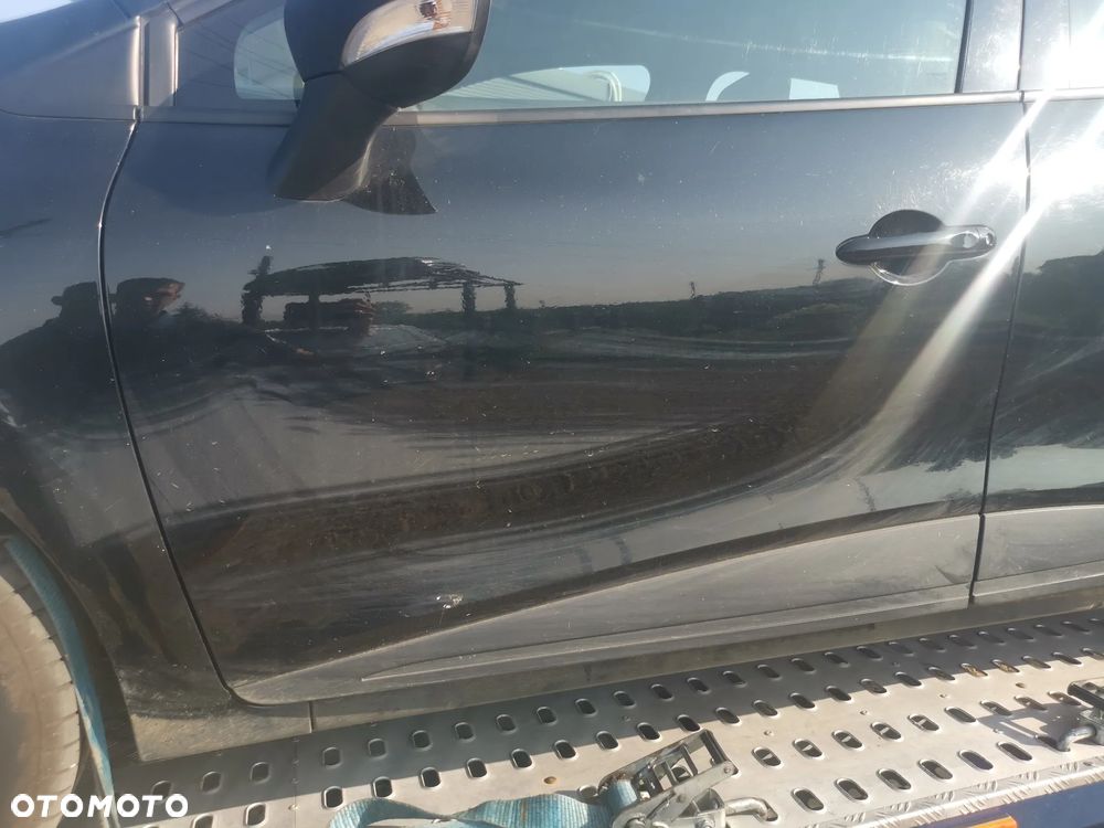 Renault Clio IV 0.9 TCE Kolor TEGNE - 10