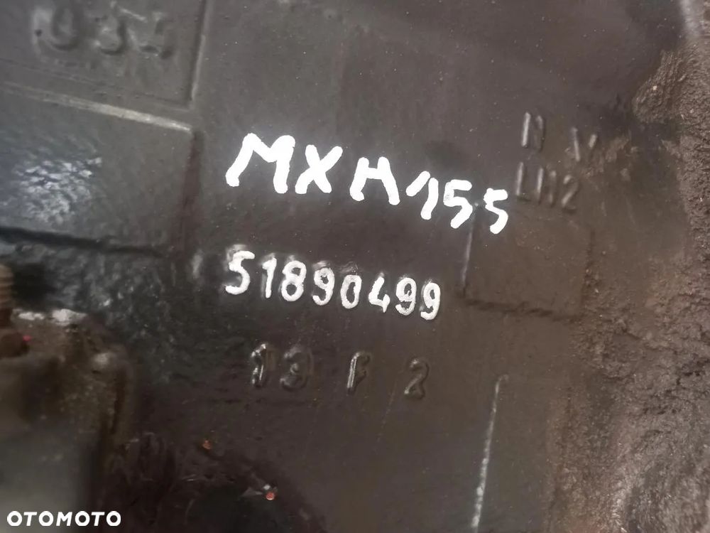 Obudowa skrzyni biegów Case MXM155 - 4