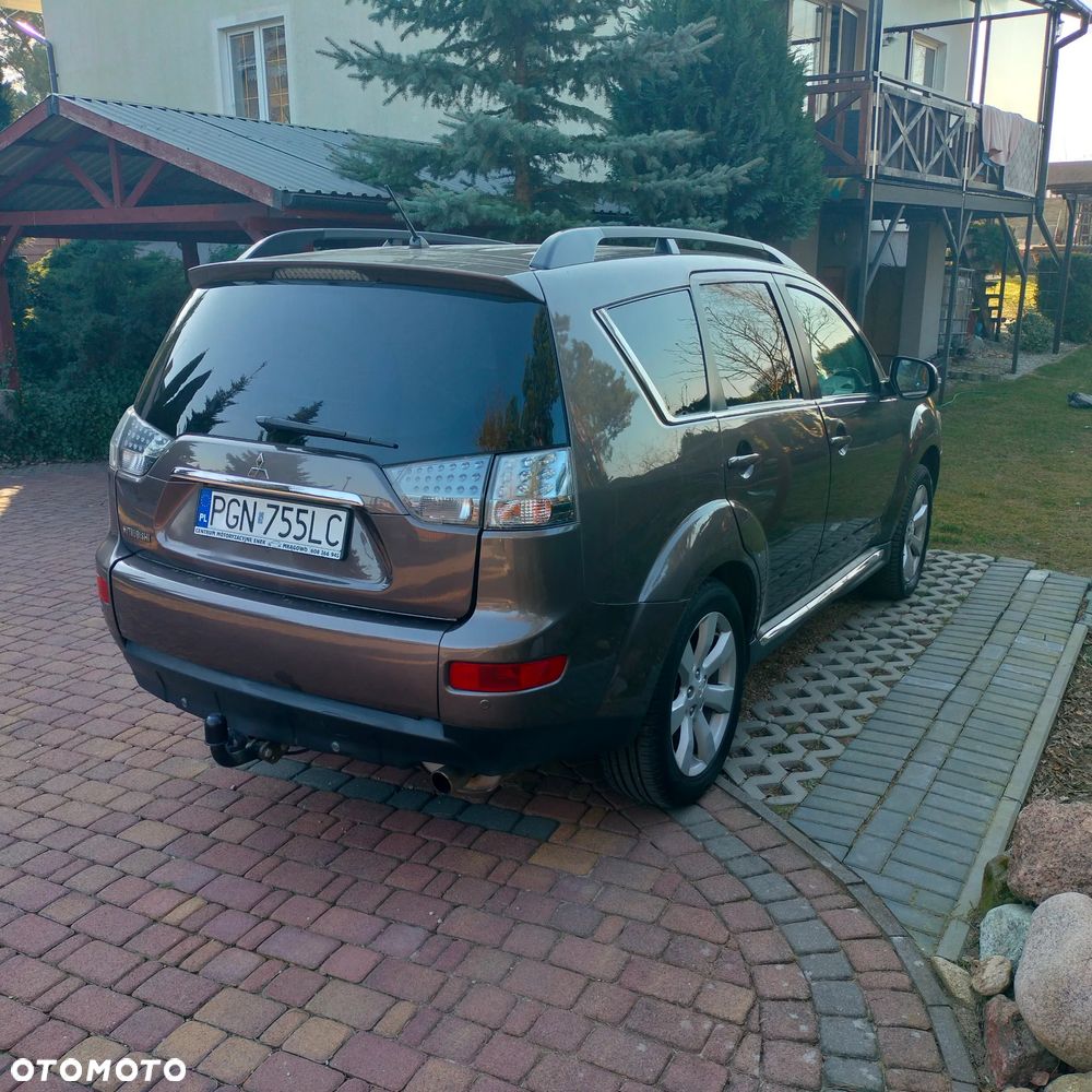 Mitsubishi Outlander - 3