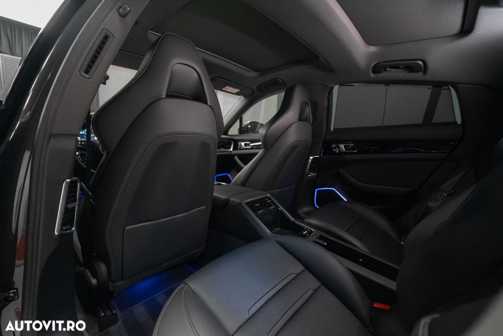 Porsche Panamera - 31