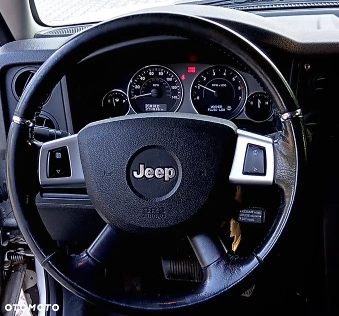 Jeep Commander 5.7 V8 Limited - 11