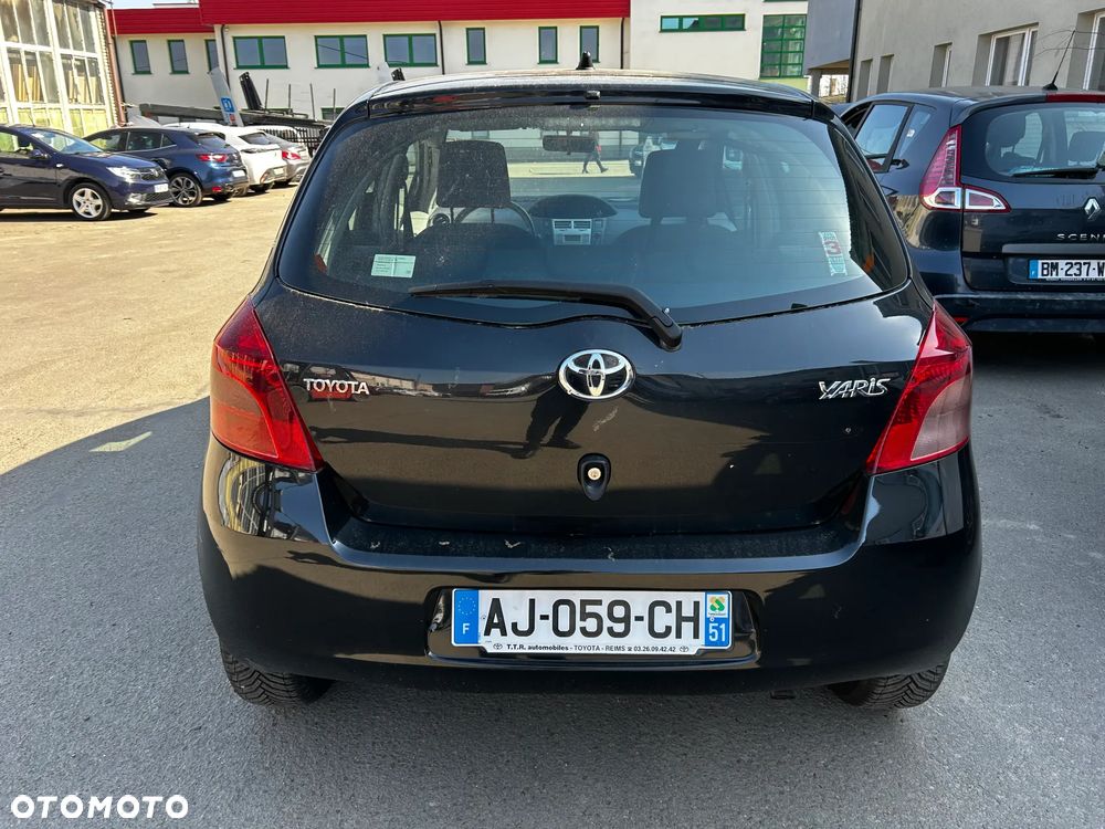 Toyota Yaris - 2