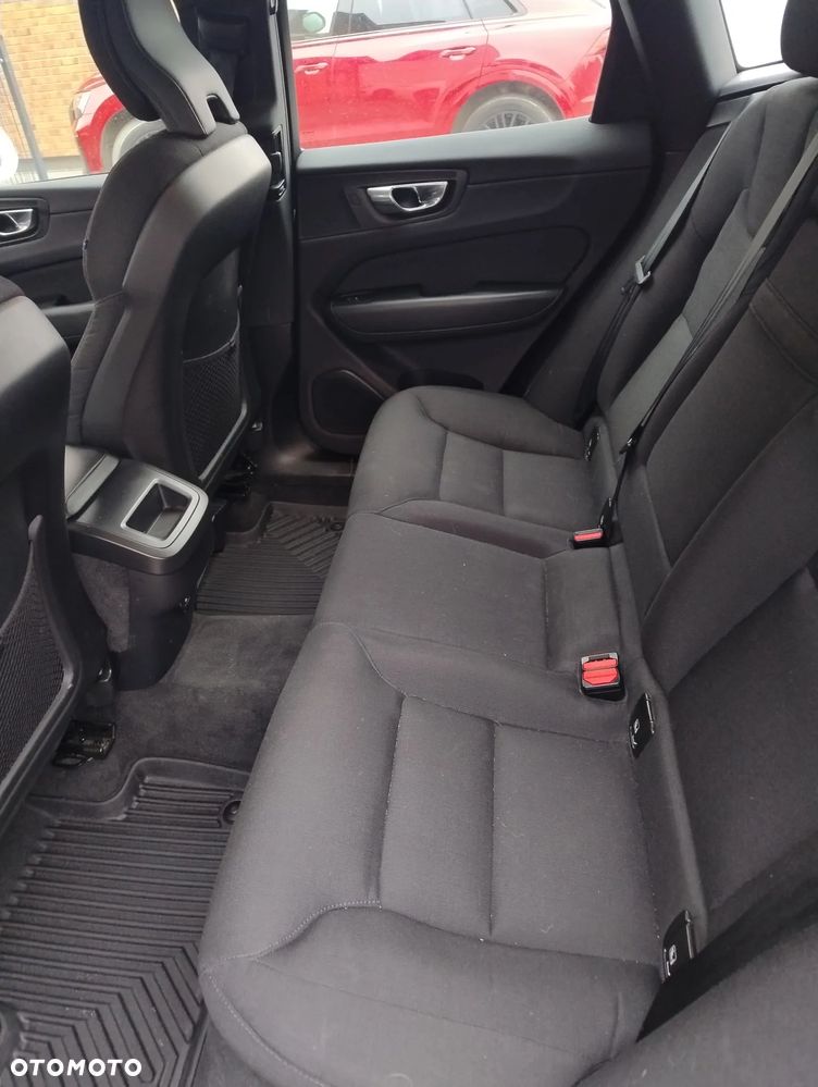 Volvo XC 60 T4 Momentum - 16