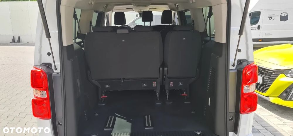 Peugeot Traveller - 8