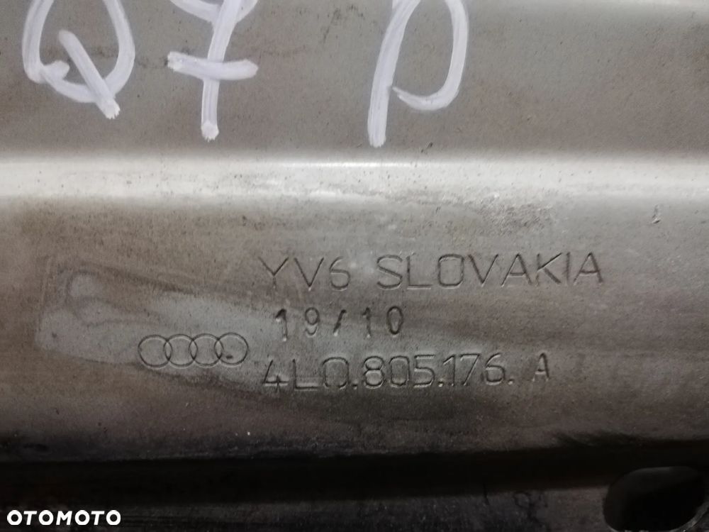 Mocowanie błotnika lewe Prawe 4L0805175 4L0805175A AUDI Q7 - 3
