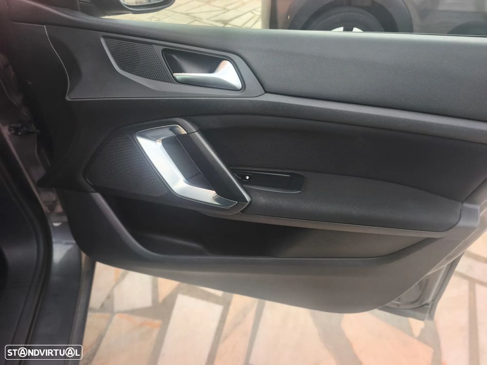 Peugeot 308 SW BlueHDi 130 Stop & Start Active - 26